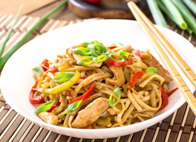 Udon noodles with chicken and peppers - Japanese cuisine